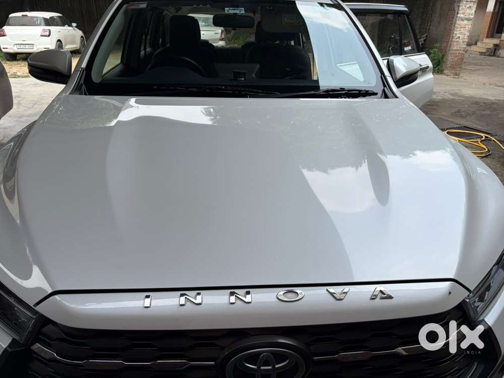 Toyota Innova Hycross 2025 Dec 24 Mfg