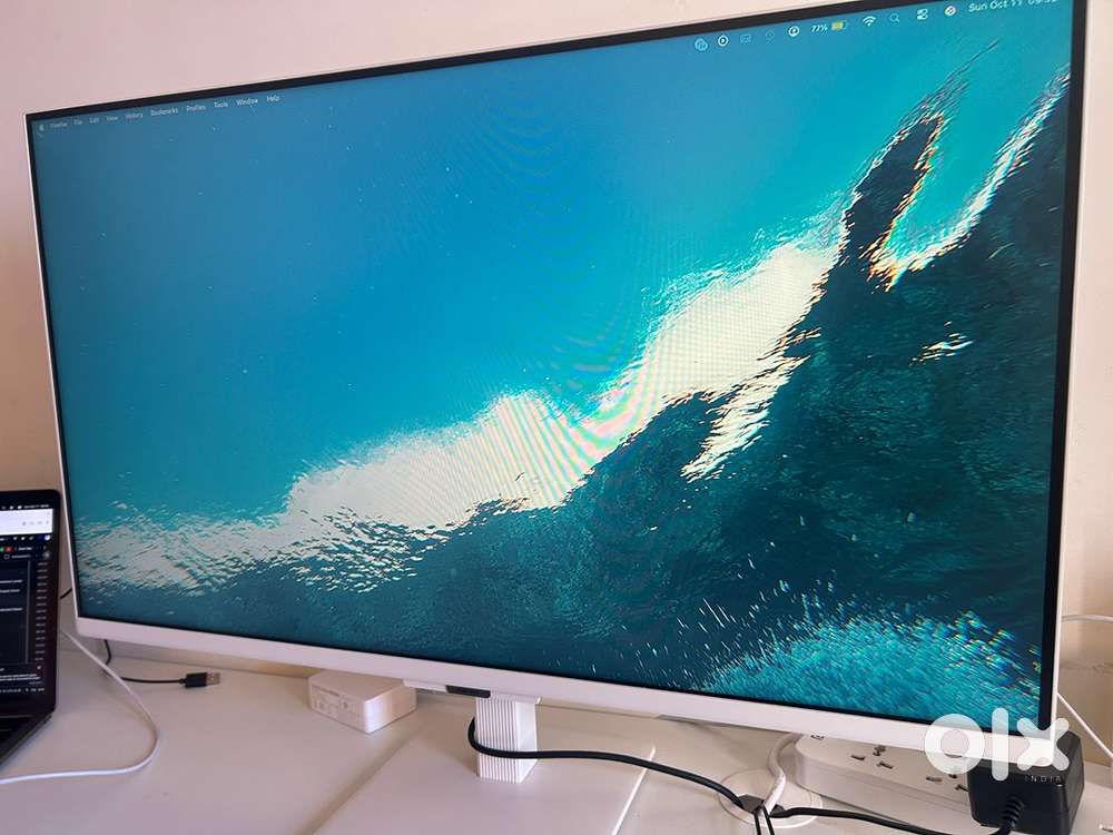 Samsung 32 inches M5 smart monitor