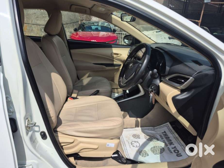 Toyota Yaris J Cvt, 2021, Petrol