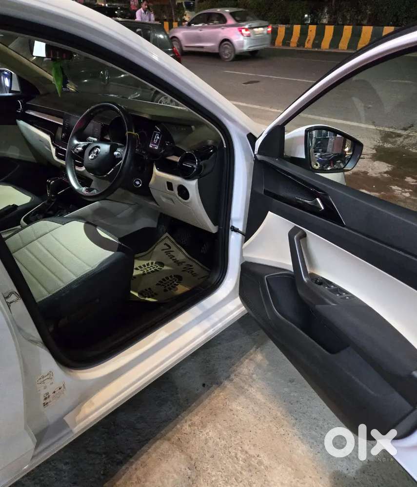 Skoda Slavia 1.0 Ambition Tsi 2023