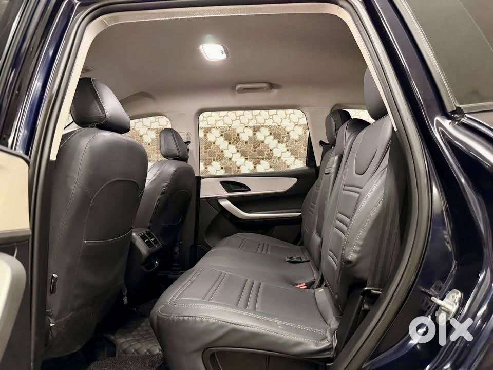 Mahindra Xuv700 2.2 Ax 5 Diesel At 7 Str, 2025, Diesel