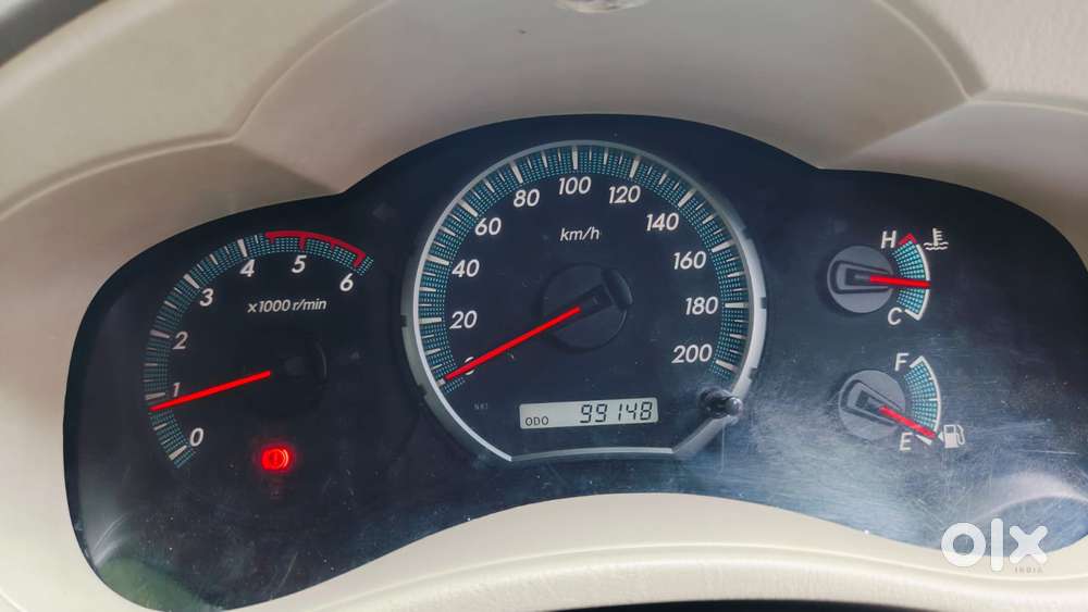 Toyota Innova 2.5 V Diesel 8-seater, 2012, Diesel