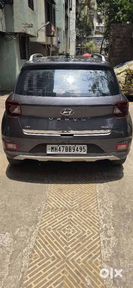 Hyundai Venue December 2021 Petrol Well Maintained