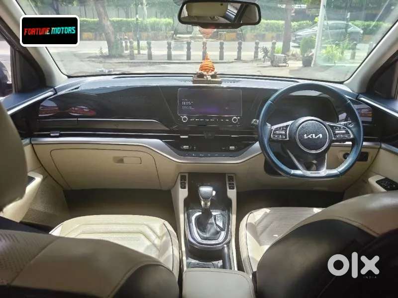 Kia Carens Luxury (o)1.5 Diesel At 7 Str, 2022, Diesel