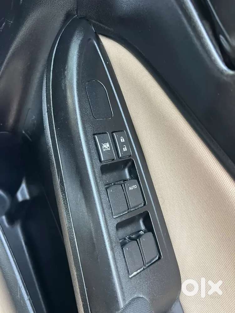 Glanza E
2022/23 
1st Owner Car
11 Hazar Chli 
All Original Car