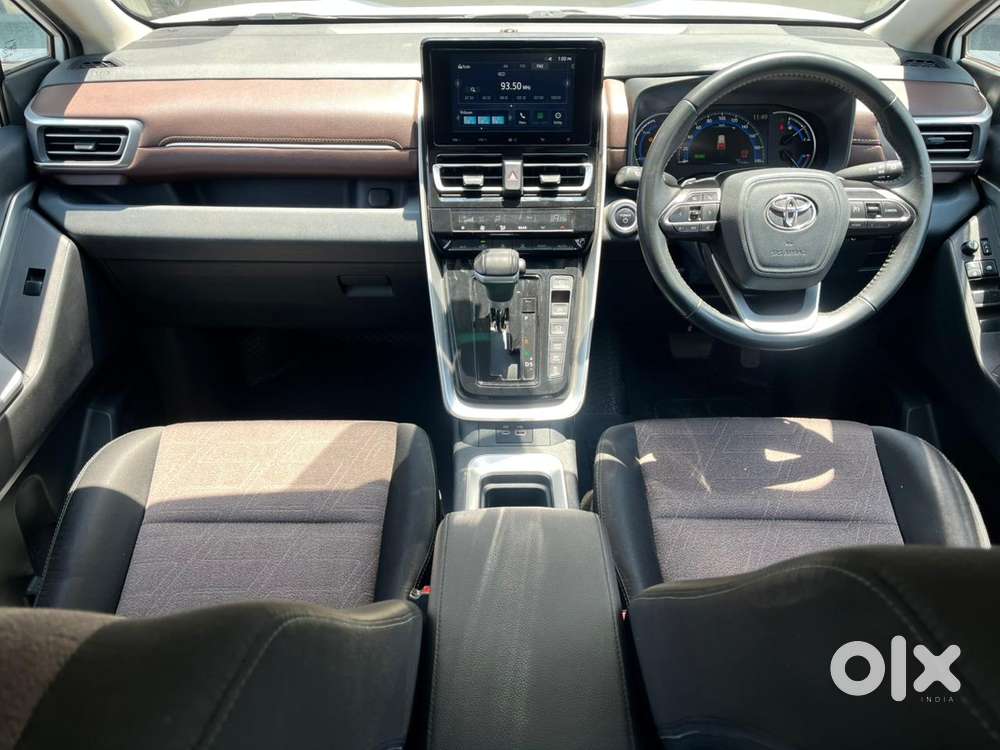 Toyota Innova Hycross 2.0 Vx Hybrid 7 Str, 2023, Petrol