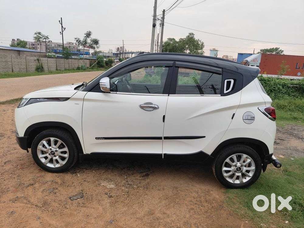 Mahindra Kuv 100 Mfalcon G80 K8 Dual Tone, 2017, Petrol