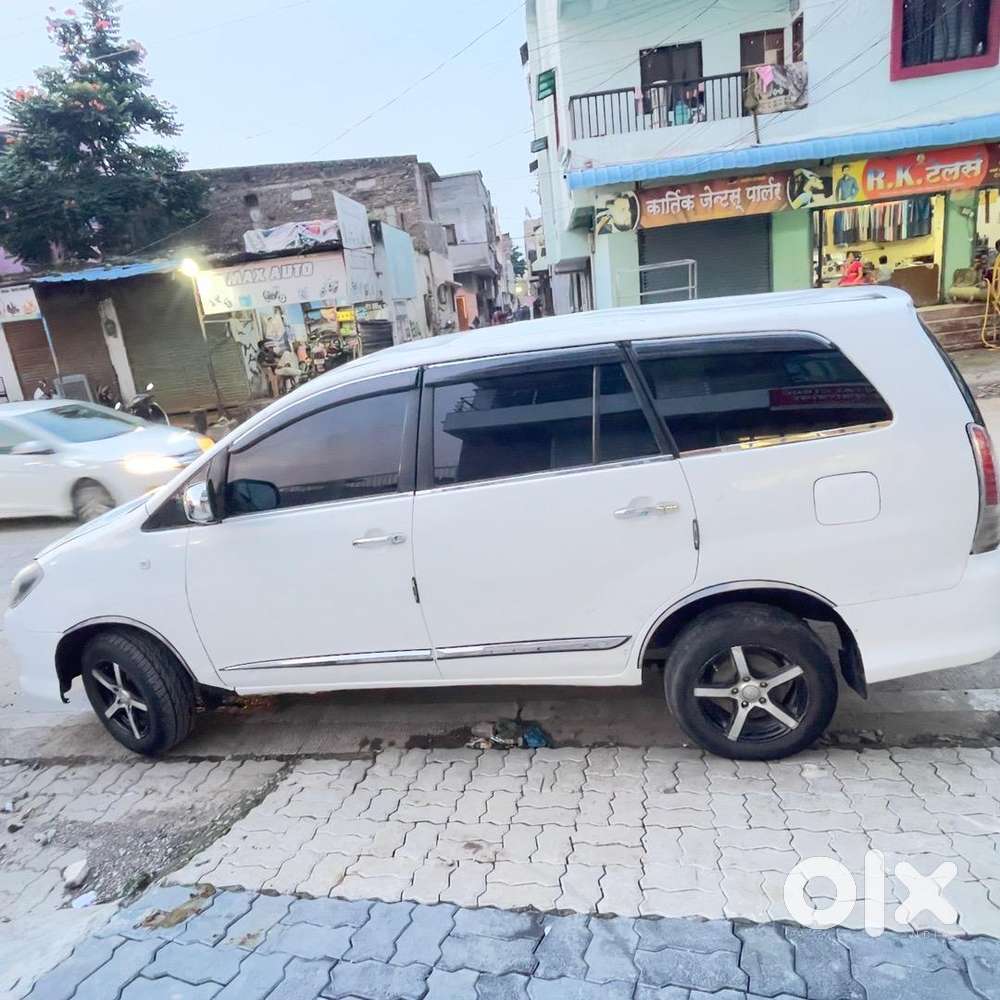 Toyota Innova 2010 Diesel Well Maintained