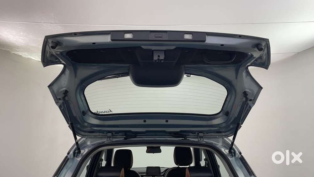Tata Punch 1.2 Revotron Creative Dual Tone, 2023, Petrol