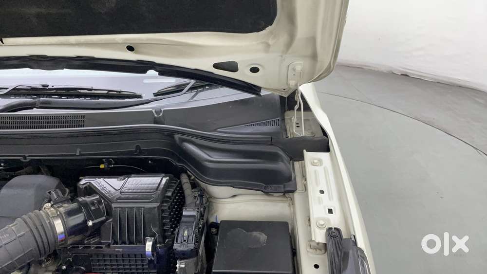 Mahindra Xuv300 W8 (o) 1.5 Diesel Amt, 2021, Diesel