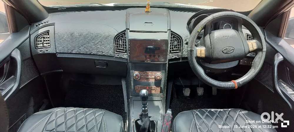Mahindra Xuv500 2015 Diesel 80974 Km Driven