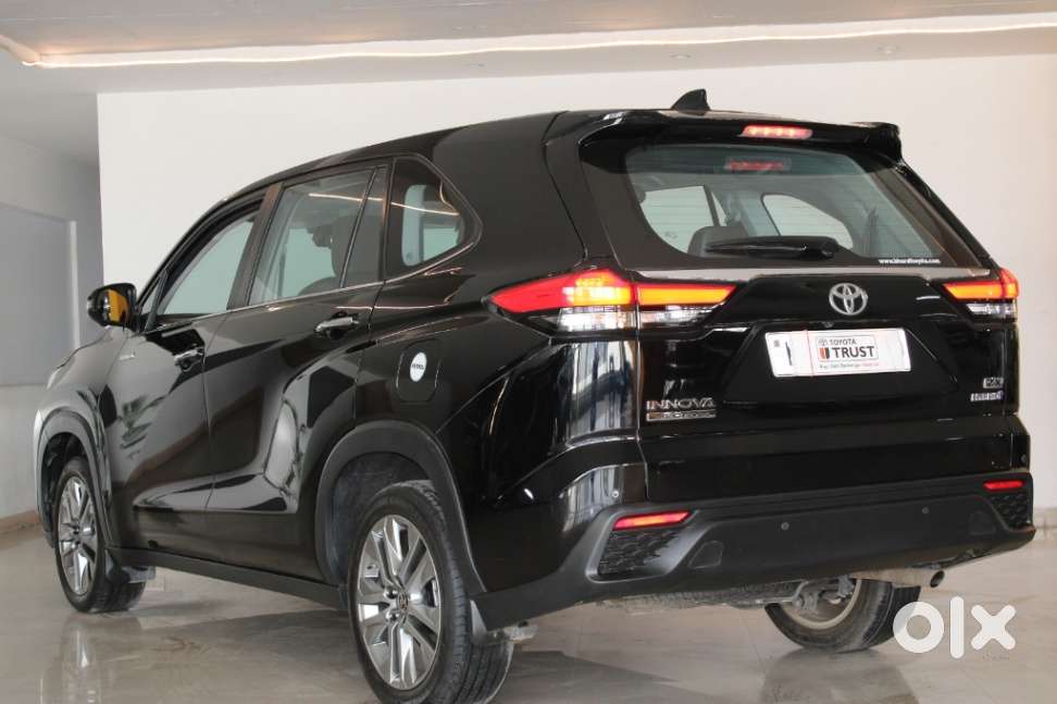 Toyota Innova Hycross 2.0 Zx Hybrid 7 Str, 2023, Petrol