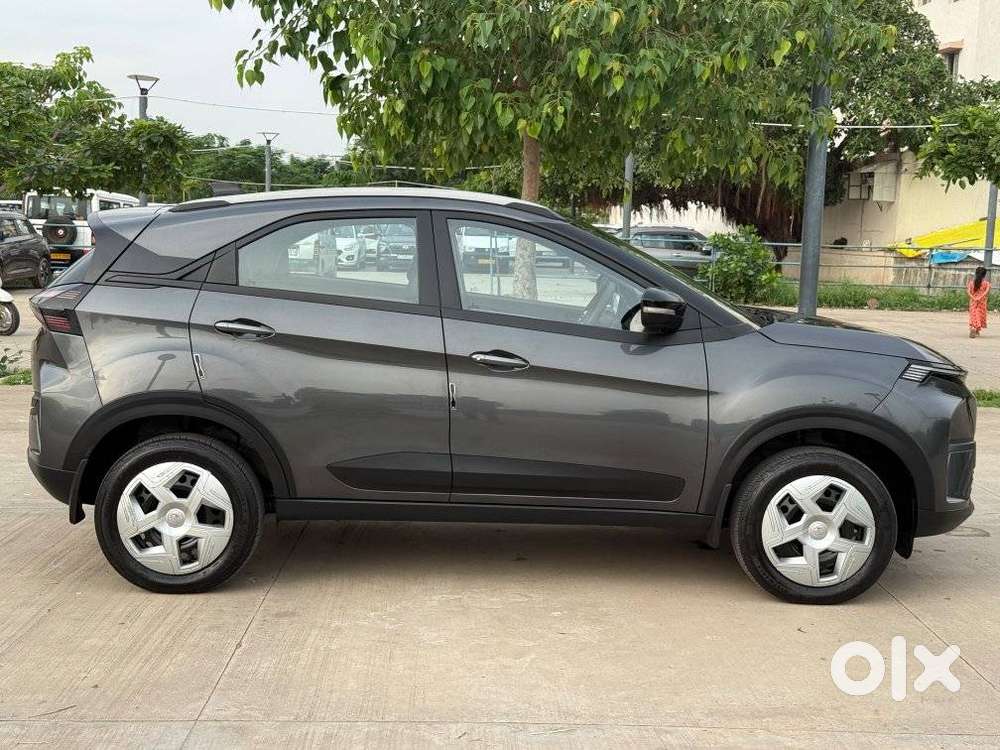Tata Nexon Fearless Plus (ps) 1.2 Icng 6mt Red Dark Edition, 2026, C..