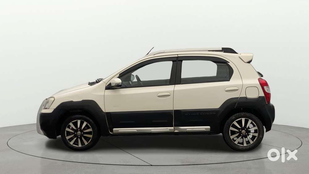 Toyota Etios Cross 1.2 G, 2015, Petrol