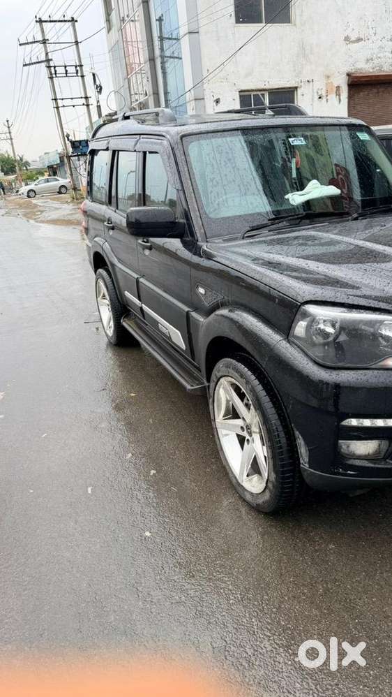 Mahindra Scorpio Classic 2025 Diesel 320000 Km Driven