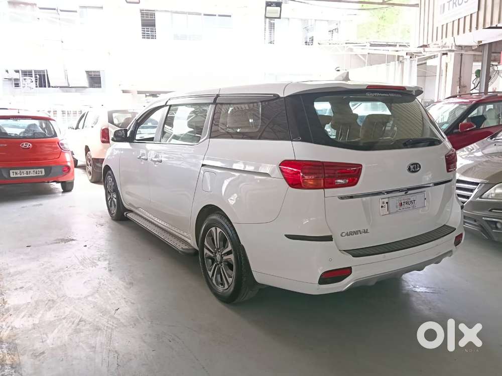 Kia Carnival Premium, 2020, Petrol