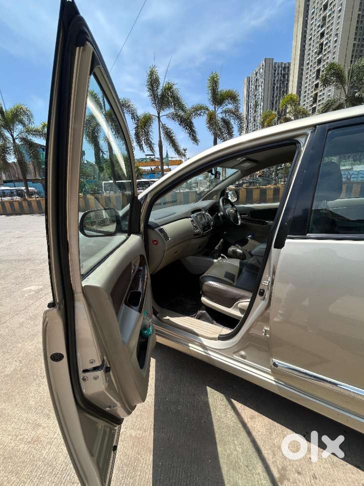 Toyota Innova 2.5 V 8 Str, 2014, Diesel