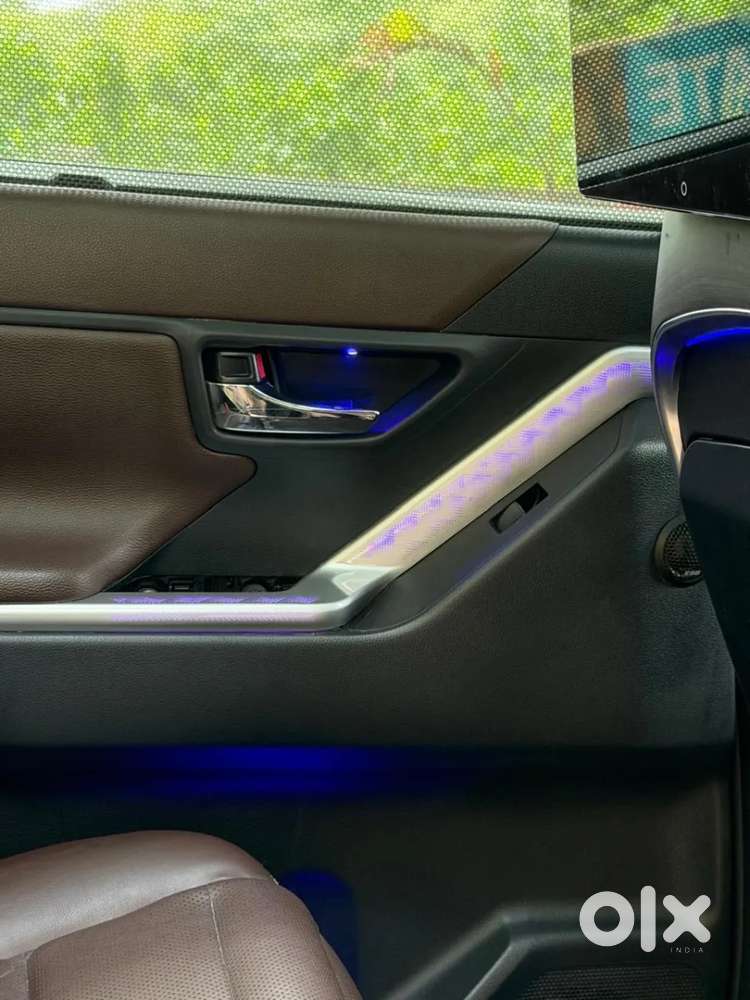Toyota Innova Hycross 2.0 Zx (o) Hybrid 7 Str, 2024, Petrol
