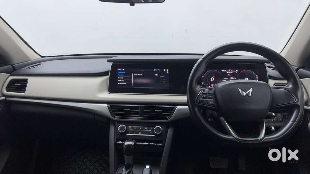 Mahindra Xuv700 2.0 Ax 3 Petrol At 5 Str, 2022, Petrol