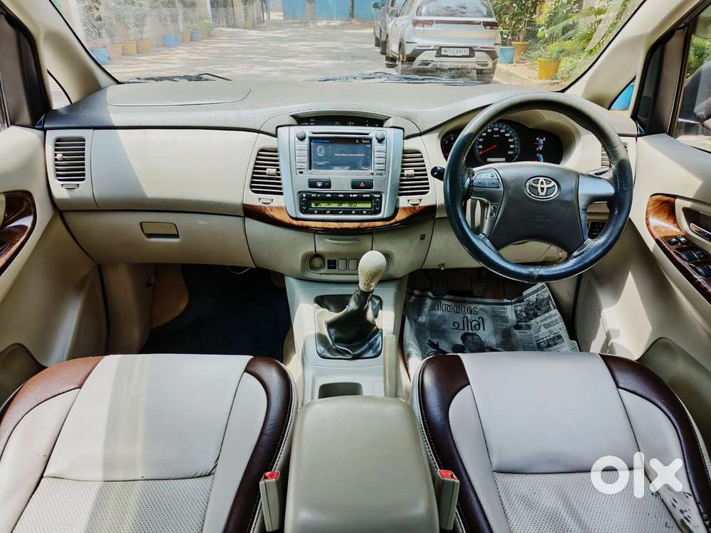 Toyota Innova 2.5 Vx 8 Seater Bs Iv, 2014, Diesel