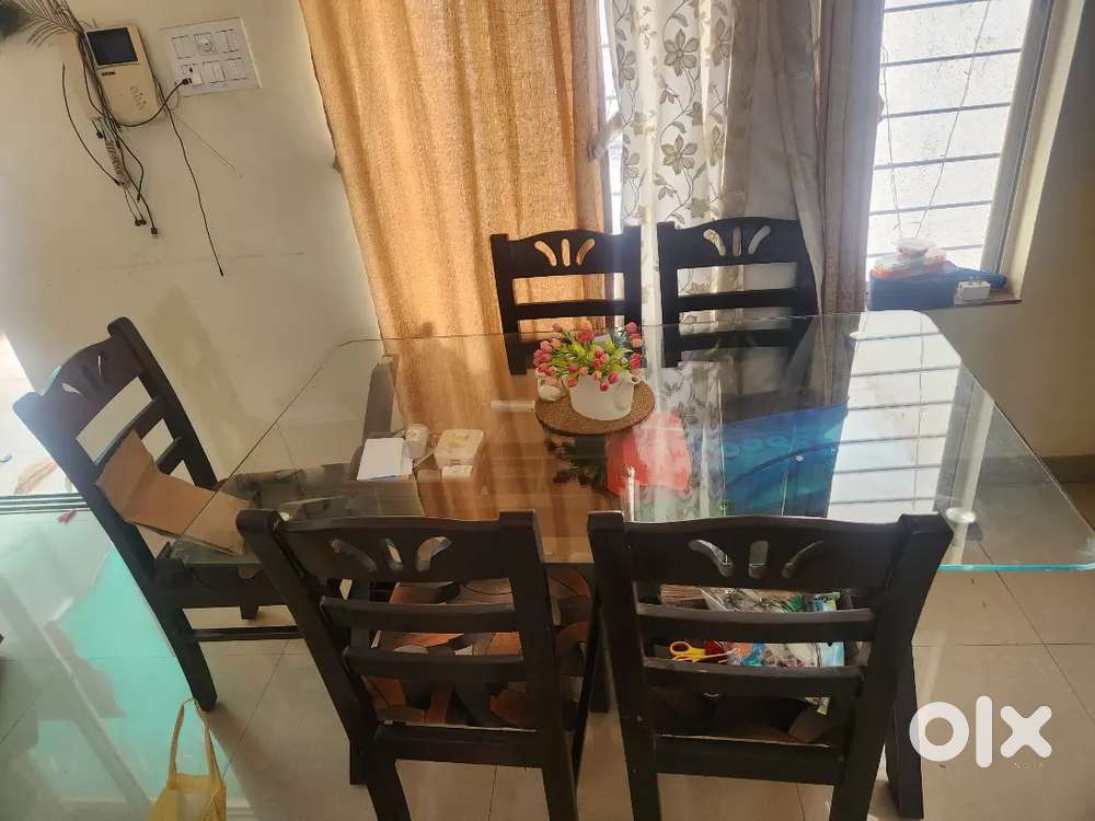 Dinning table 6 seater