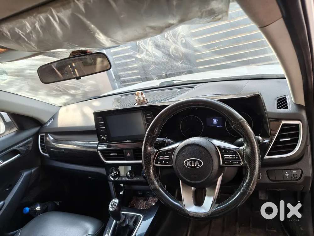 Kia Seltos With Company Service Record With Good Tyre Condition