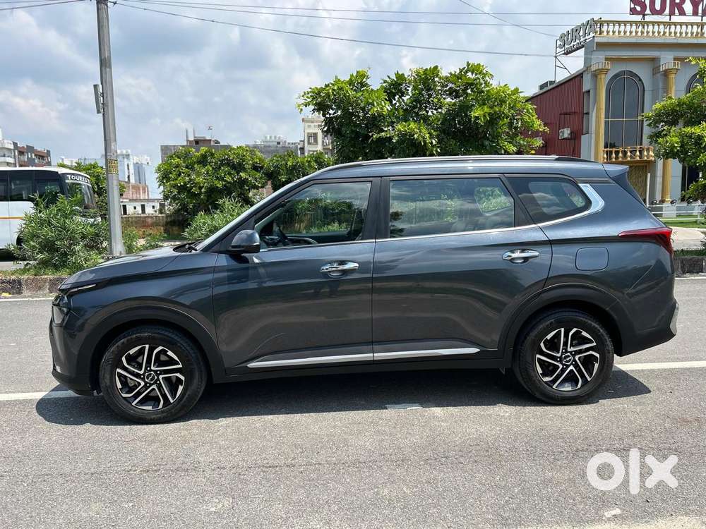 Kia Carens Luxury 1.5 Diesel Imt 7 Str, 2023, Petrol