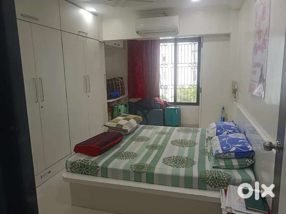 SEMI FURNISHED FLAT 20+ YEARS OLD CONSTRUCTION CENTRE OF ADAJAN SURAT