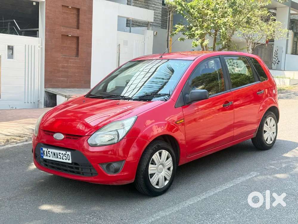 Ford Figo Petrol 2010 Selling The Car Due To Parking Issue