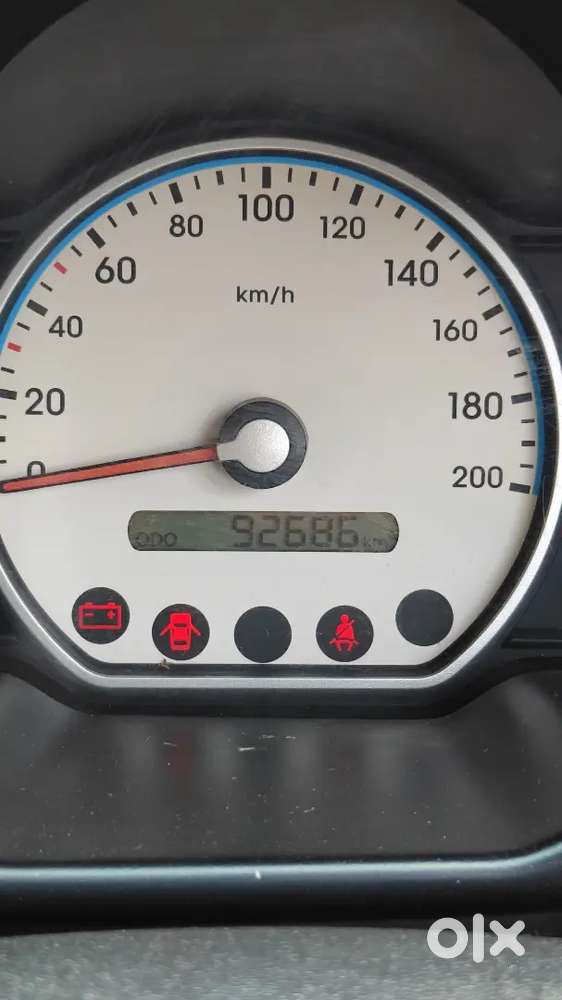 Hyundai I10/ 2009/petrol/white/92,000 Kms/ Call (8x1x2x3x1x3x8x8x2x1)