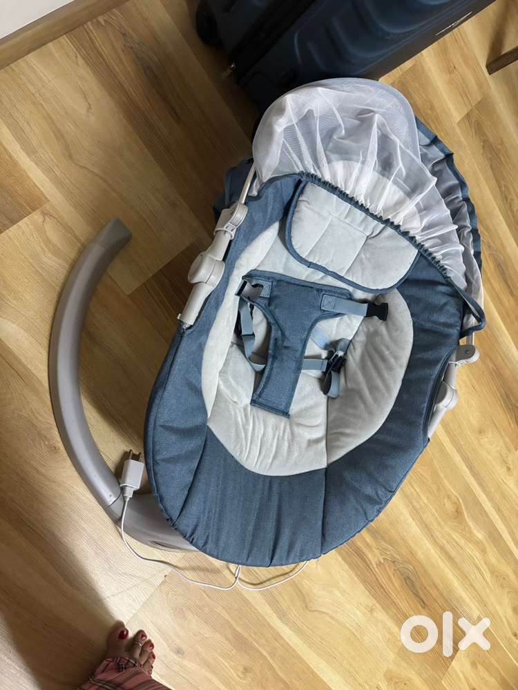 Babyhug Electric Baby Rocker with Mosquito Net  Excellent Condition