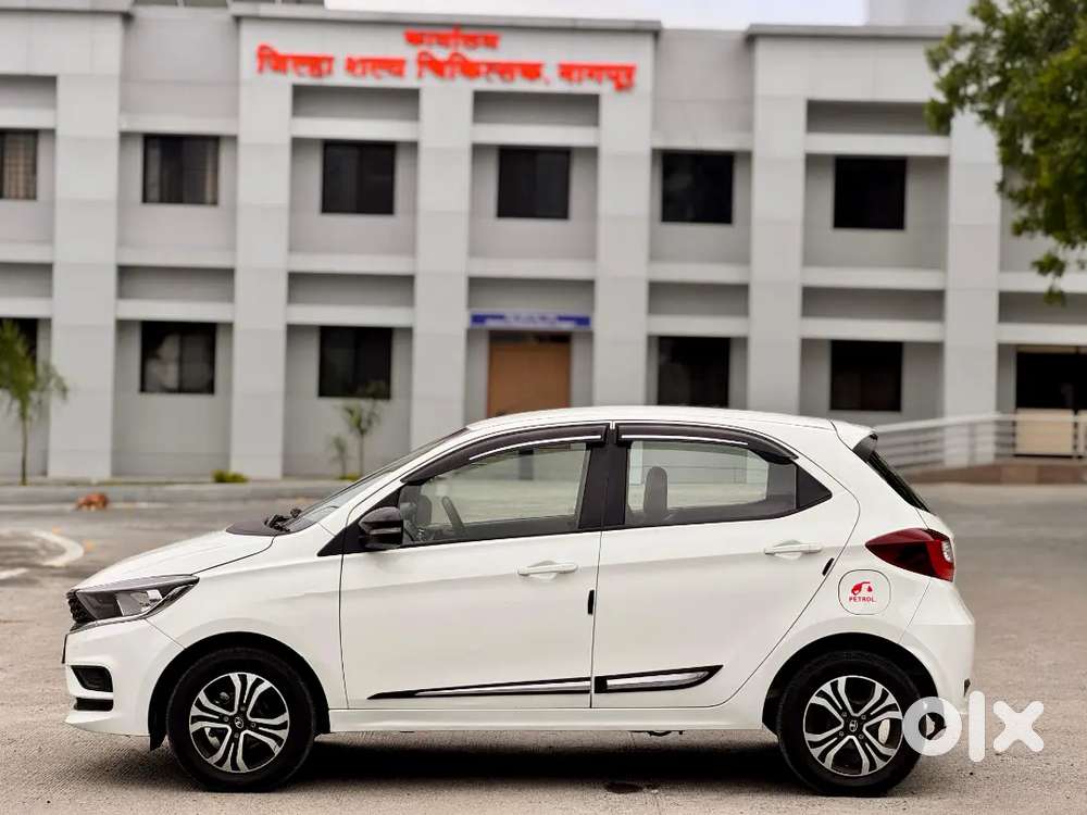 Tata Tiago .avg 18.both Keys Available.non Accidental