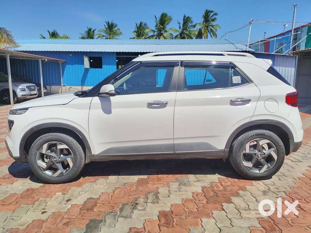 Hyundai Venue, 2021, Petrol