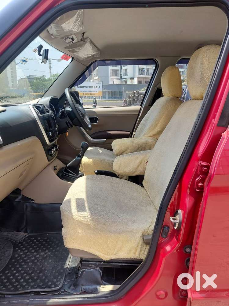 Mahindra Tuv 300 Mhawk100 T8 Dual Tone, 2016, Diesel