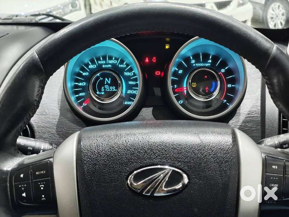 Mahindra XUV500 2.2 W10, 2018, Diesel