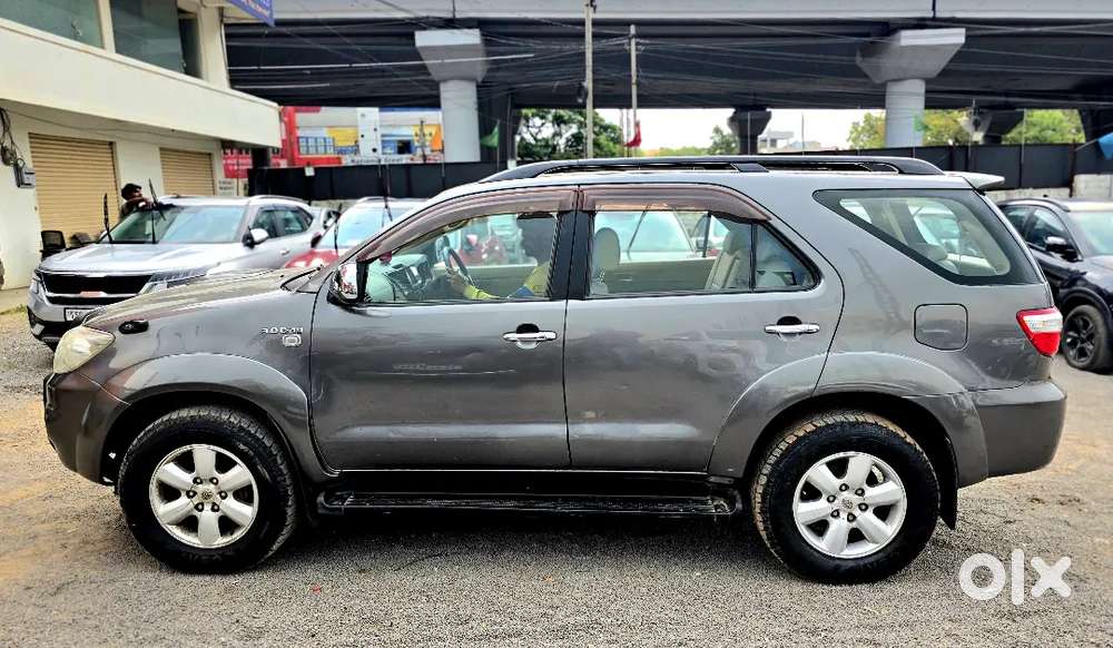 Fortuner 4×4 In Excellent Condition Only 2 Lakhs Ten Thousand Driven