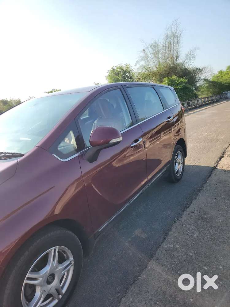 Mahindra Marazzo M6 2018 Diesel Well Maintained