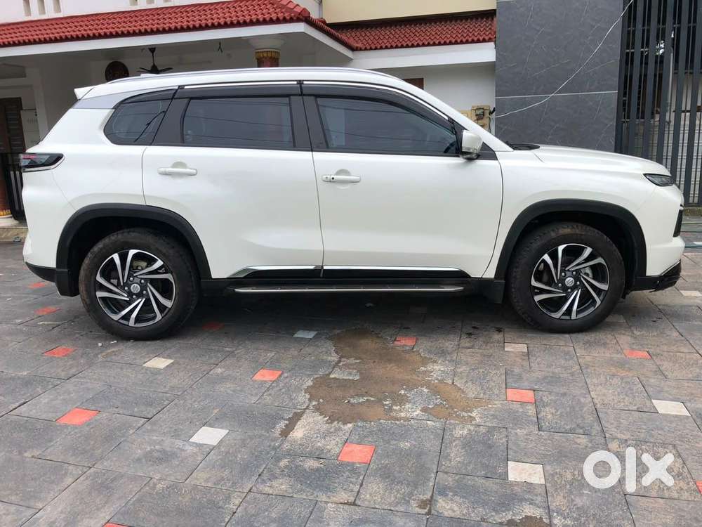 Maruti Suzuki Grand Vitara 1.5 Delta Smart Hybrid At, 2025, Petrol