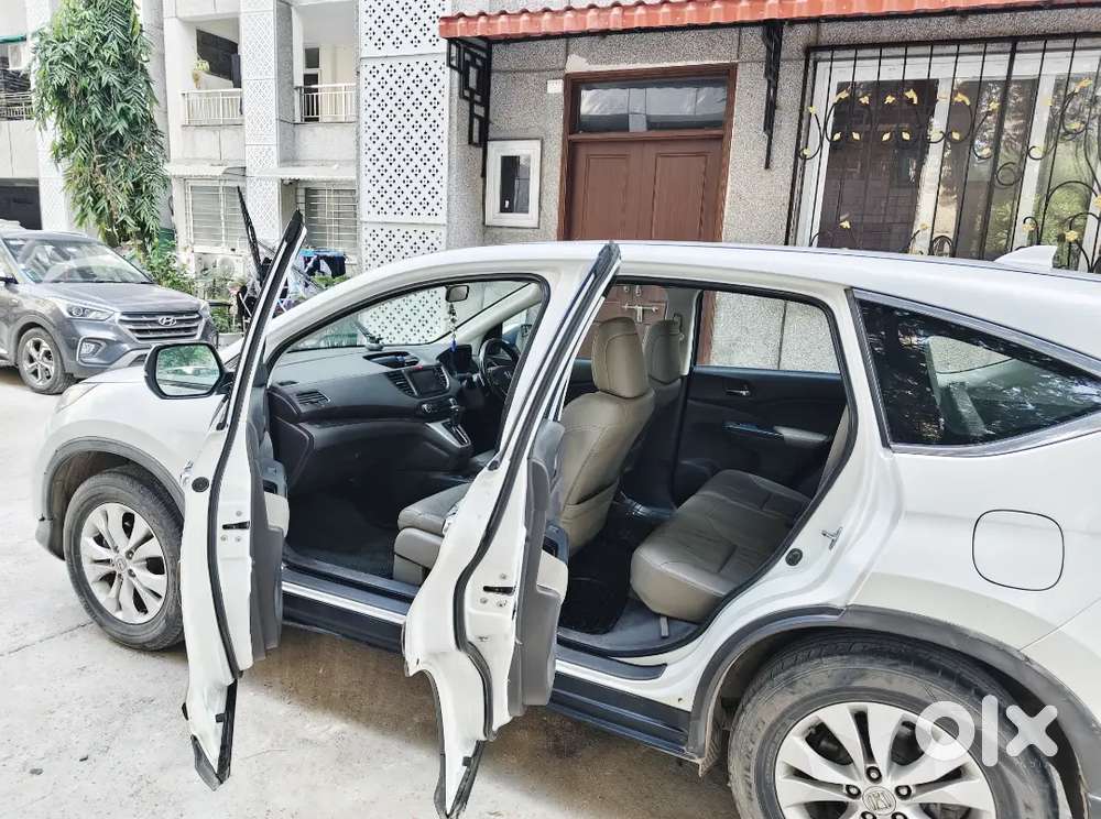 Well-maintained Govt Officer Car With 15kg Cng Cylinder