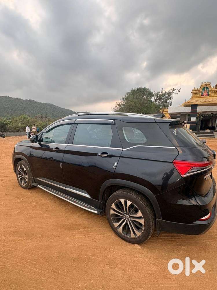 Mg Hector Plus 2022 Diesel 11800 Km Driven