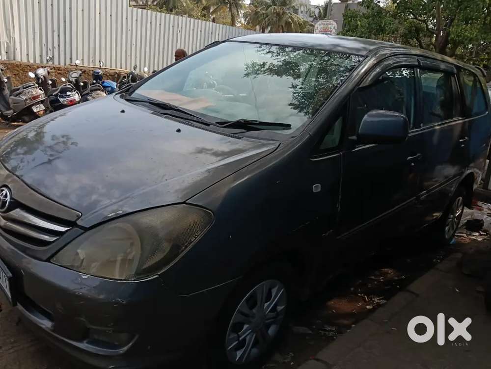 Toyota Innova 2010 Diesel 270000 Km Driven