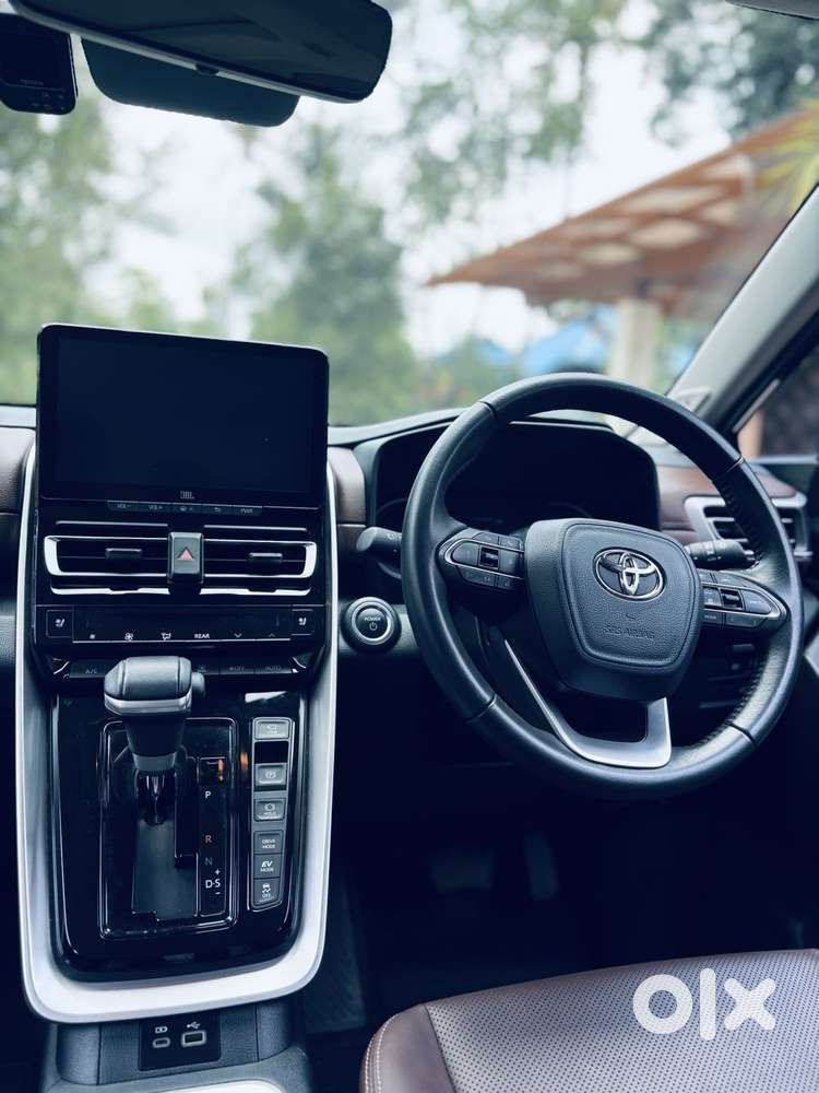 Toyota Innova Hycross 2.0 Zx (o) Hybrid 7 Str, 2023, Electric