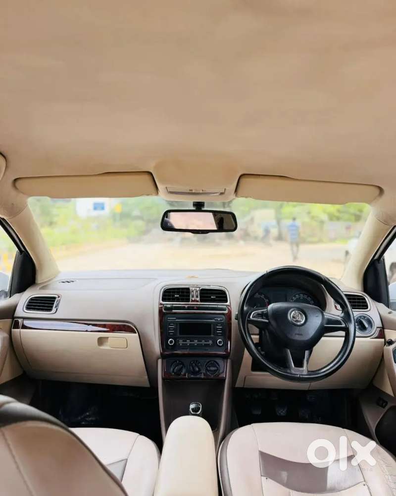 Skoda Rapid 1.6 Ambition 2016