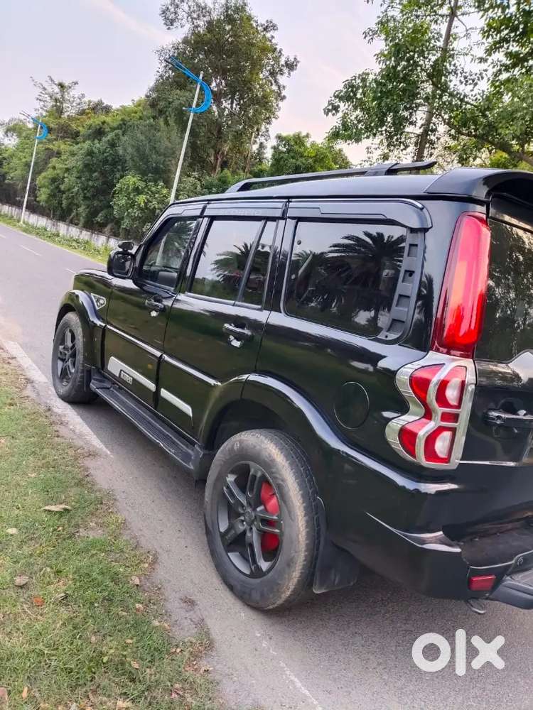 Mahindra Scorpio Classic 2021 Diesel 85000 Km Driven