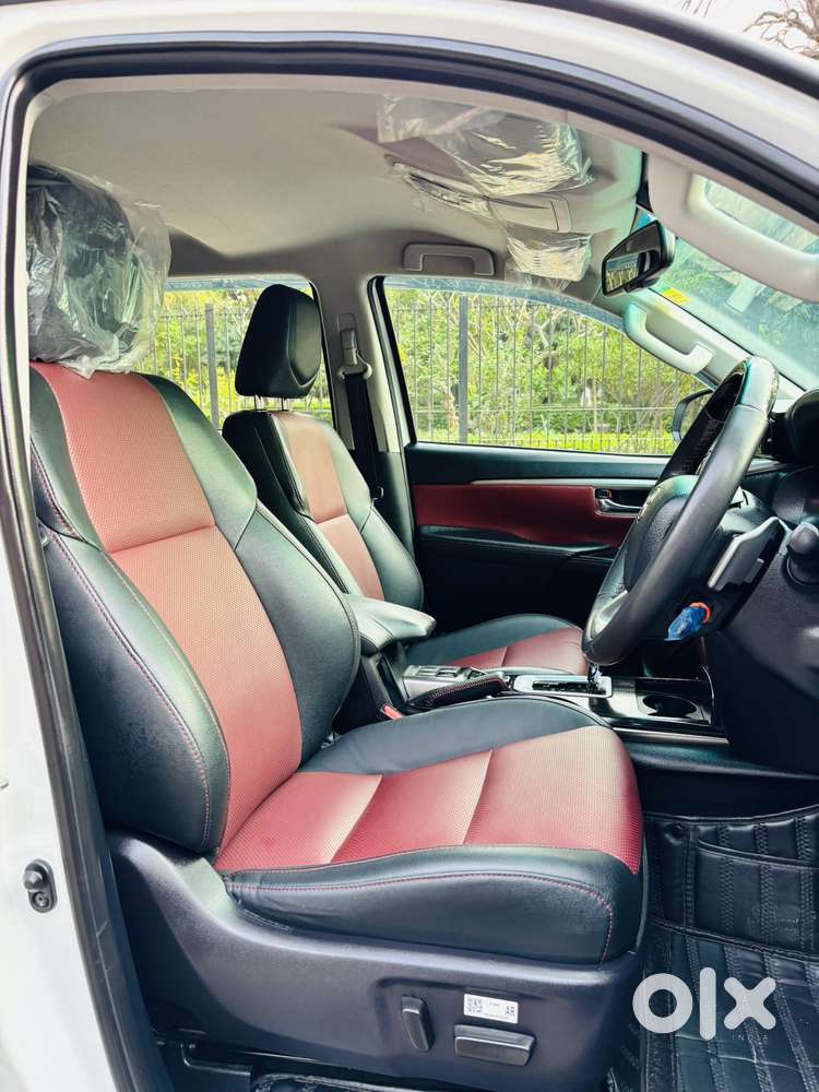 Toyota Fortuner Legender