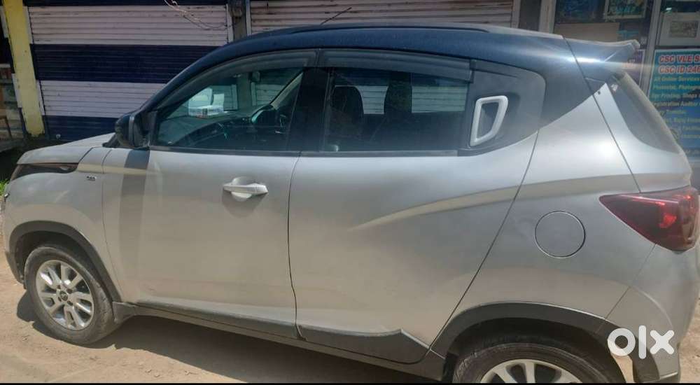 Kuv 100 K8 6 Seater Top Variant