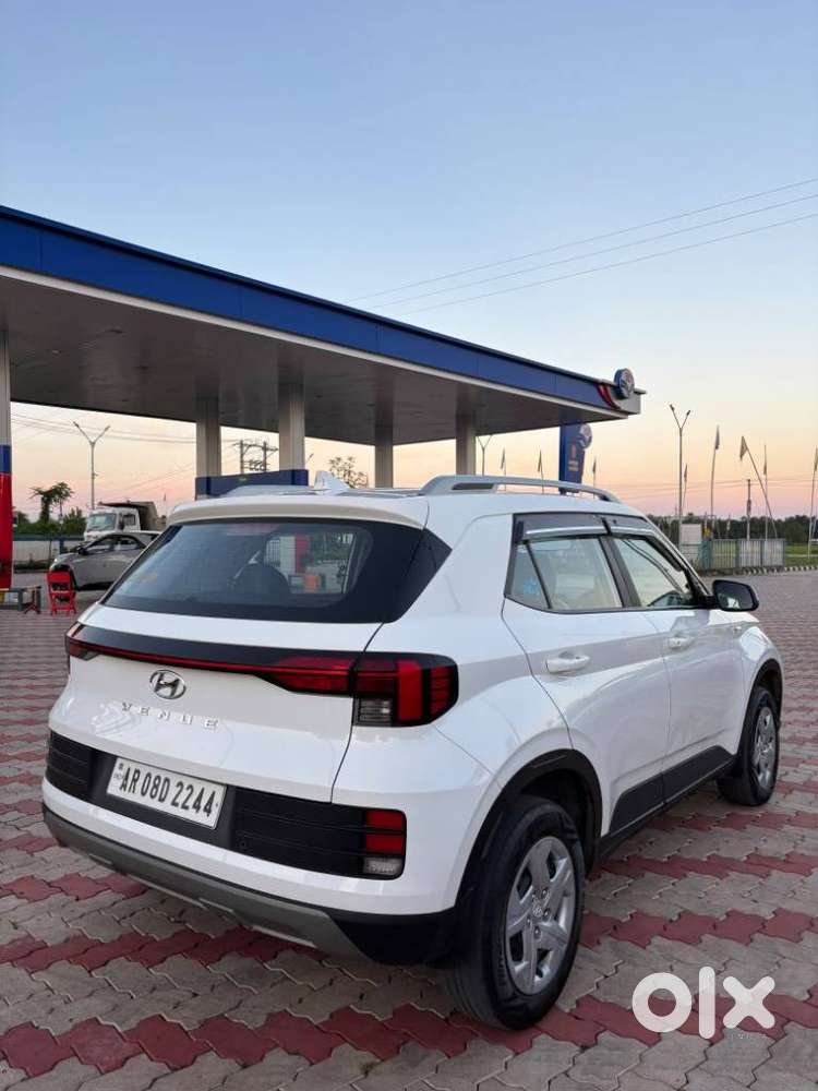 Hyundai Venue S 1.2 Petrol, 2023, Petrol