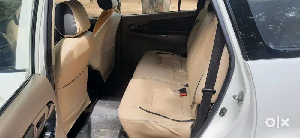 Toyota Innova Diesel 2016 8 Seater