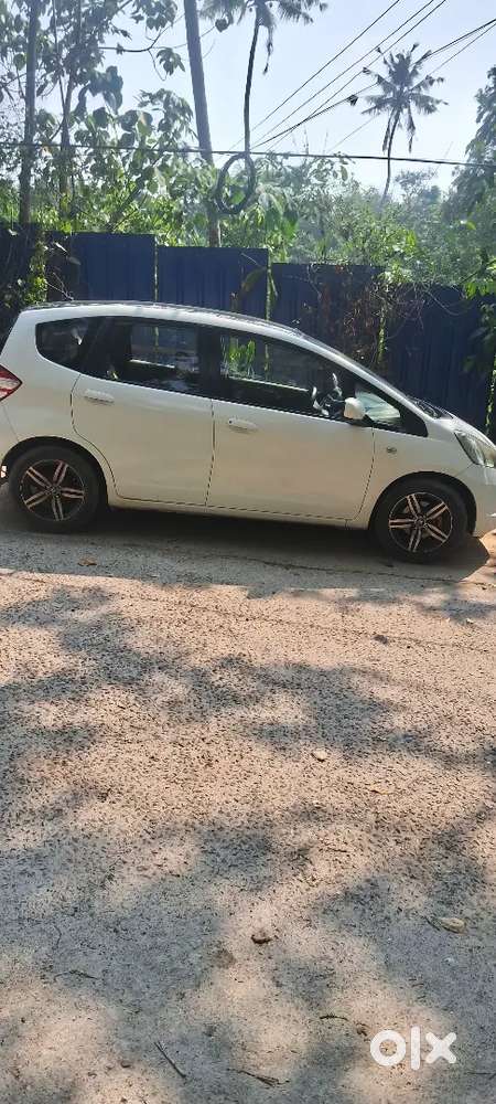 Honda Jazz 2009 Petrol 135000 Km Driven,tyre Good Condition,