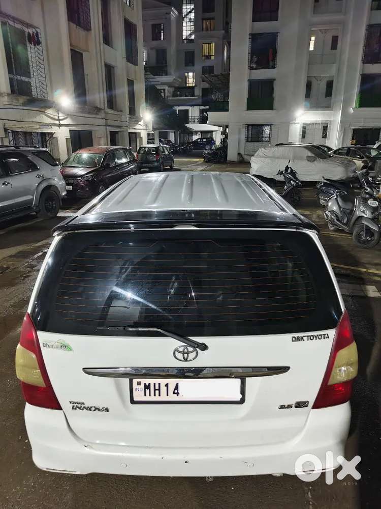 Toyota Innova 2.5v (top Model)